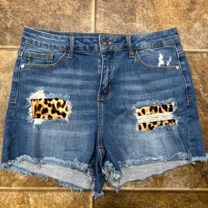 Judy Blue Denim Leopard Patch Shorts LG